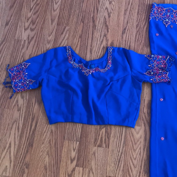 ❗️SALE❗️Saree - Picture 2 of 5